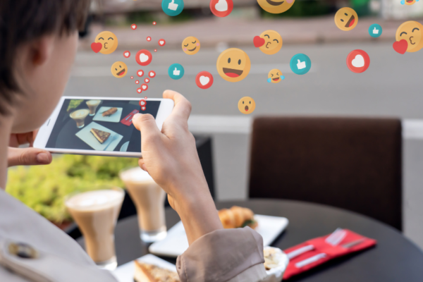 How Social Media Is Changing the Restaurant Industry