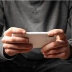 Managing Screen Time: Tips for a Balanced Social Life